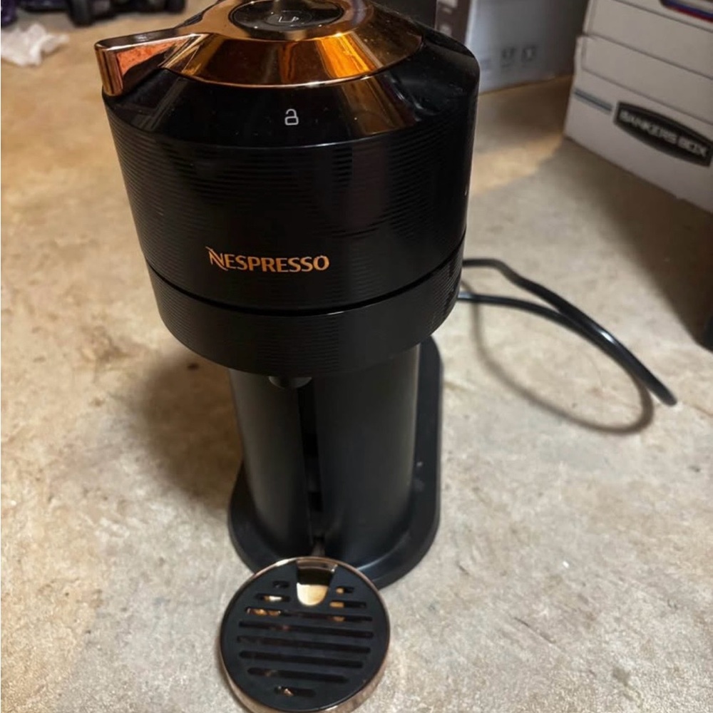 Nespresso Vetruo Coffee Maker in Black and gold